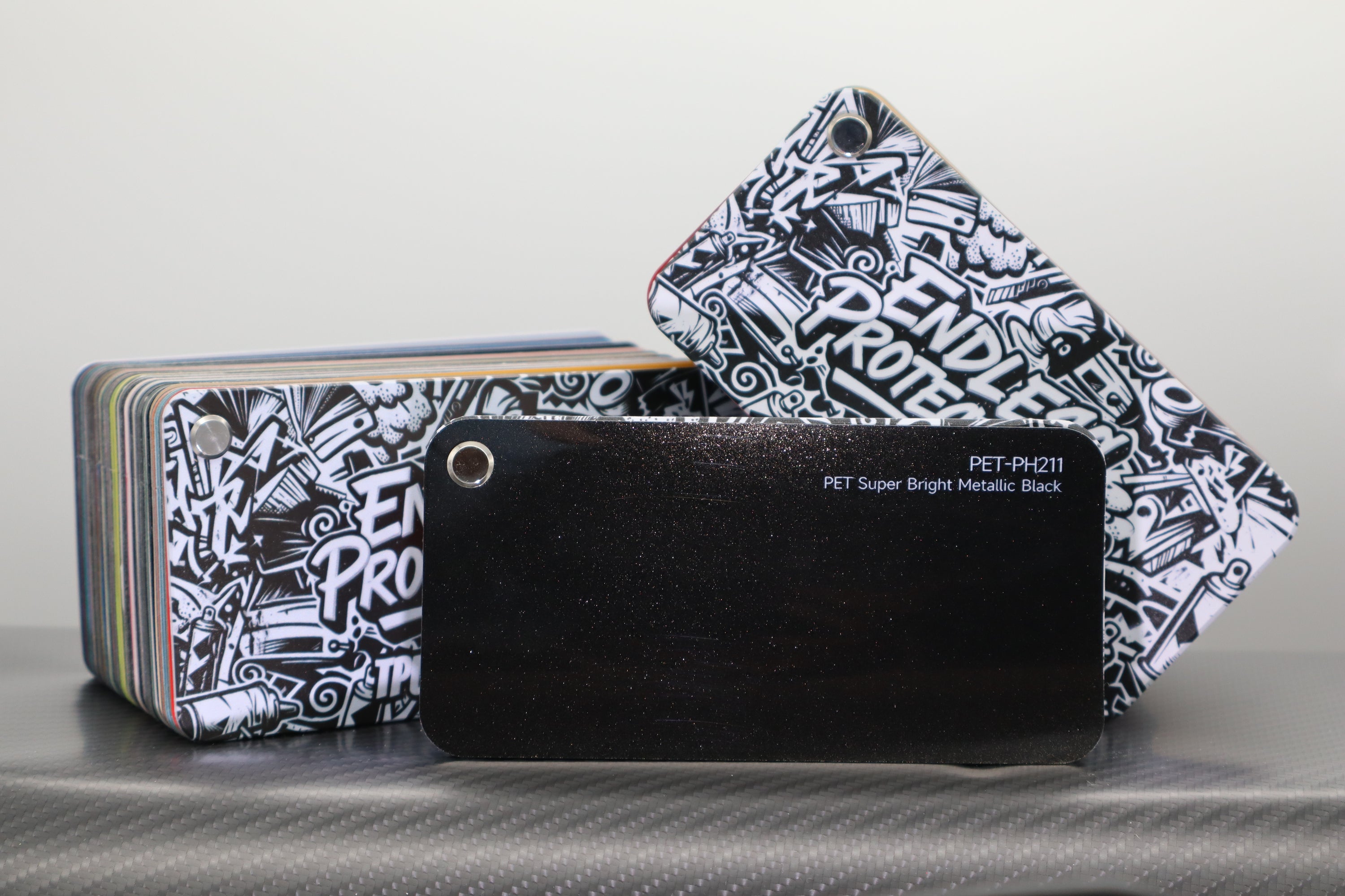 Metallic Schwarz Endless Wrapping Film