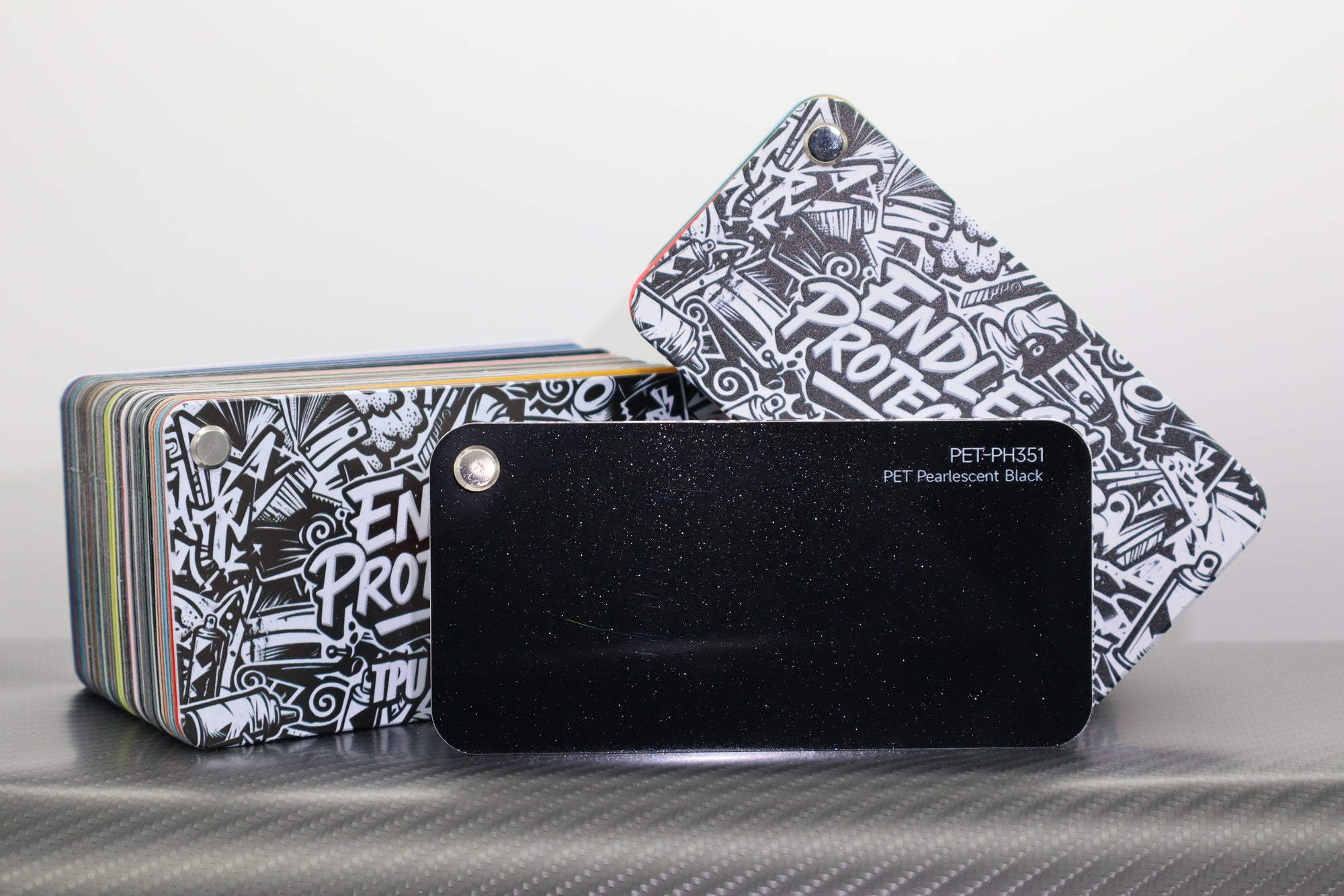 Metallic Schwarz Endless Wrapping Film