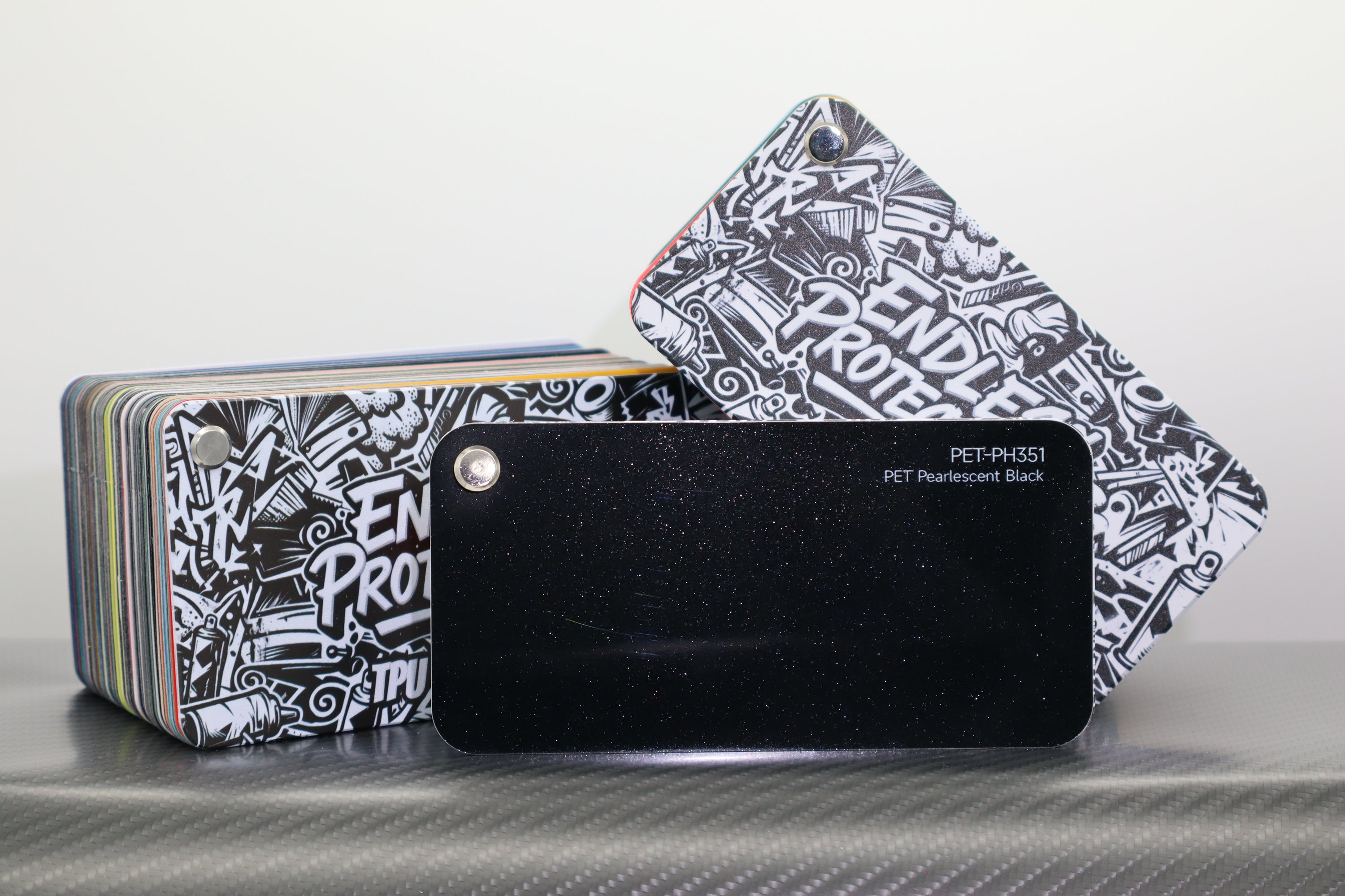 Metallic Schwarz Endless Wrapping Film